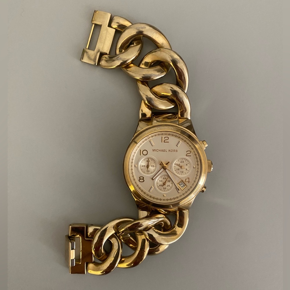 Michael Kors Runway Twist Watch in Gold